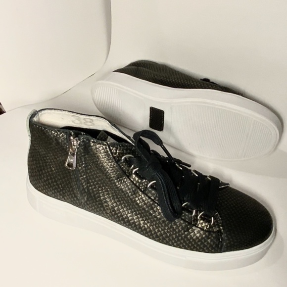 BLACKSTONE NL28 Leather Black Snake Midi Sneakers - Picture 9 of 10